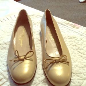 Ferragamo low heel
